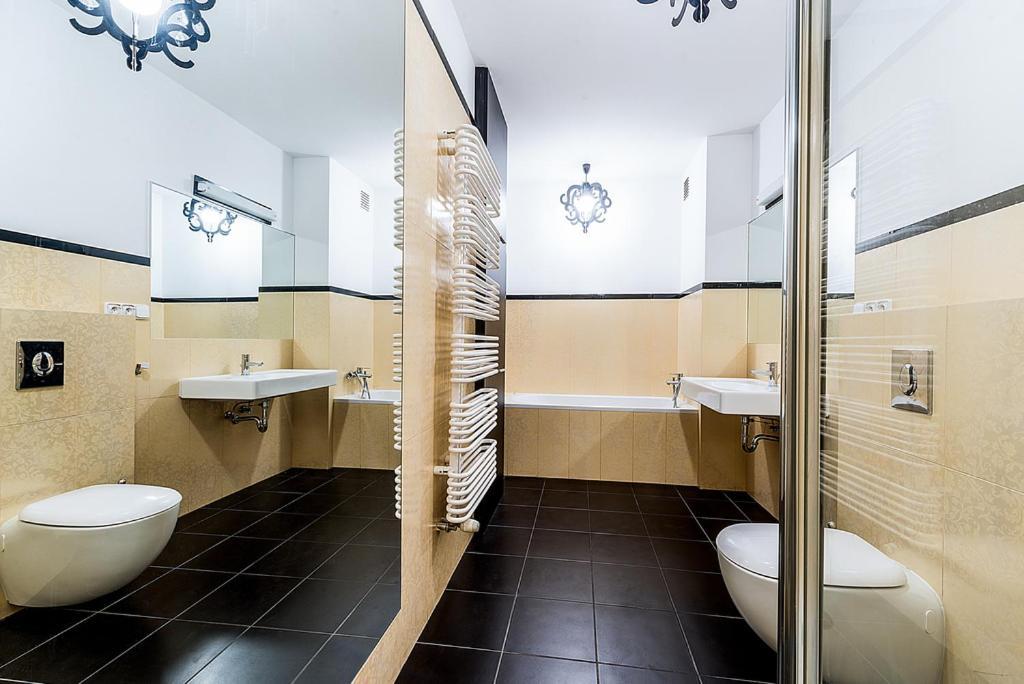 Apartment Powisle With Garage ワルシャワ エクステリア 写真