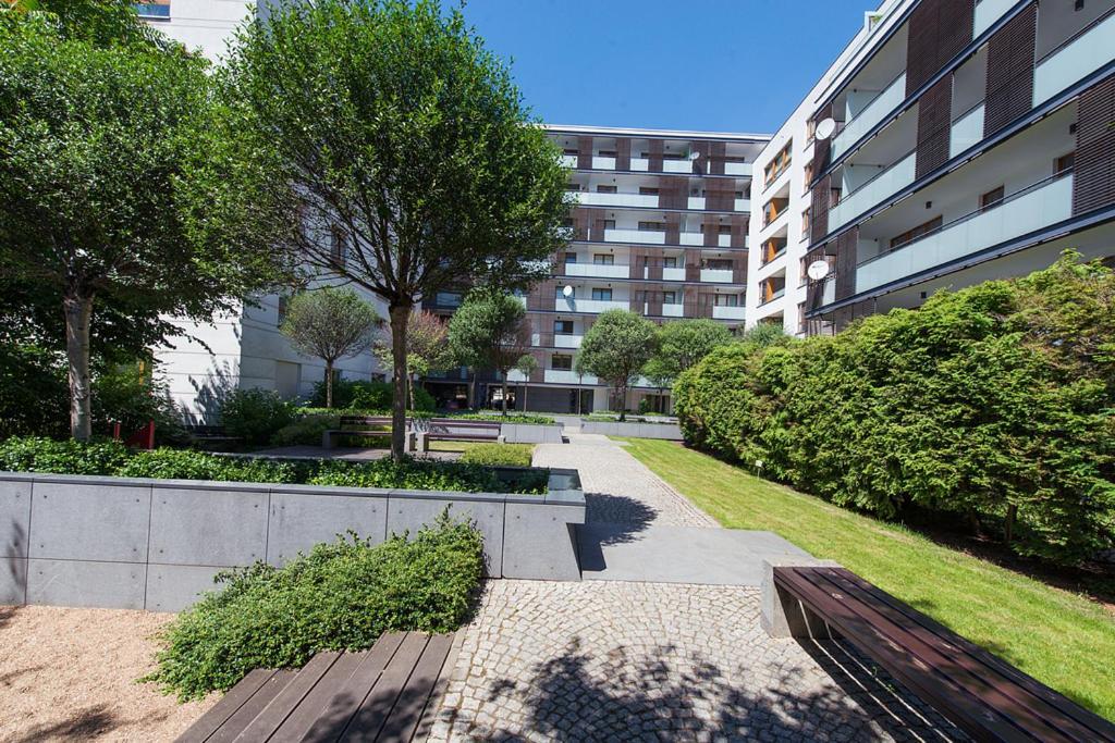 Apartment Powisle With Garage ワルシャワ エクステリア 写真